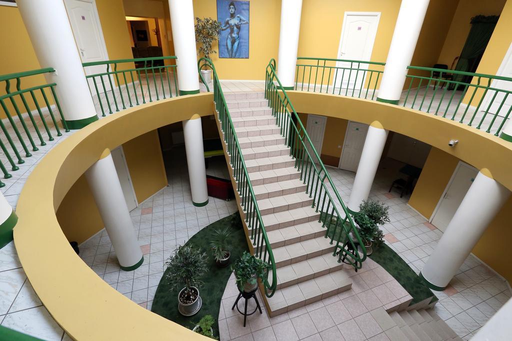Vaivorykste Hotel โชเล ภายนอก รูปภาพ